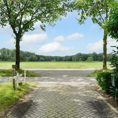 Bos En Beek Bed and Breakfast Ulvenhout Esterno foto