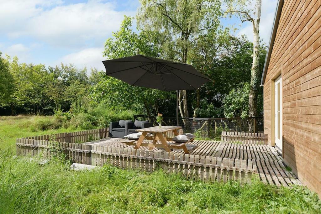 Bos En Beek Bed and Breakfast Ulvenhout Esterno foto